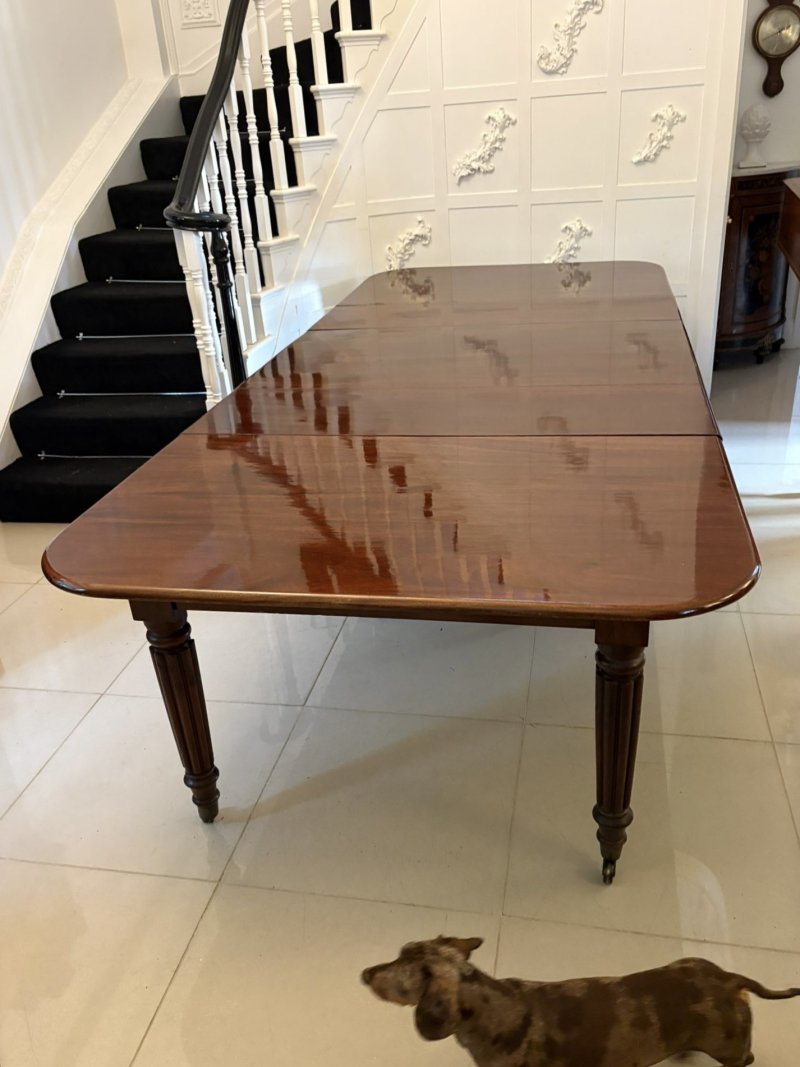 Fine Antique Regency Quality 12 Seater Mahogany Extending Dining Table